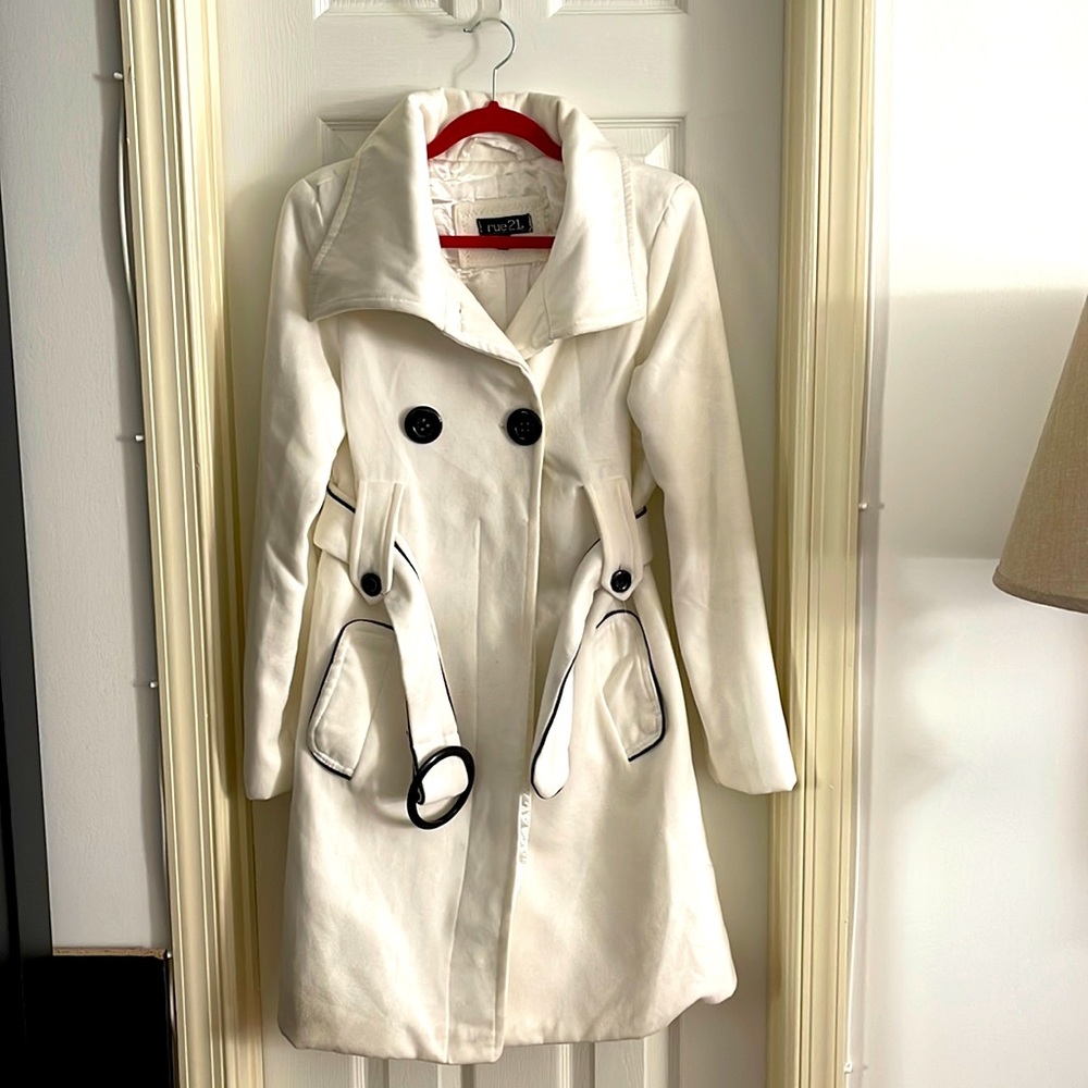 Rue21 winter coat off white color